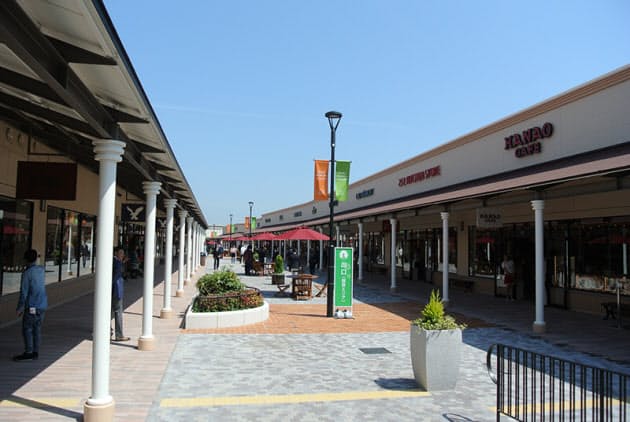 酒々井アウトレット 増床で カジュアル化 加速 Nikkei Style 酒々井アウトレット 増床で カジュアル化 加速 Nikkei Style