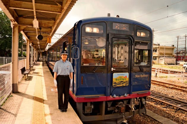 能登のグルメに舌鼓 観光列車でのんびり Nikkei Style 能登のグルメに舌鼓 観光列車でのんびり Nikkei Style