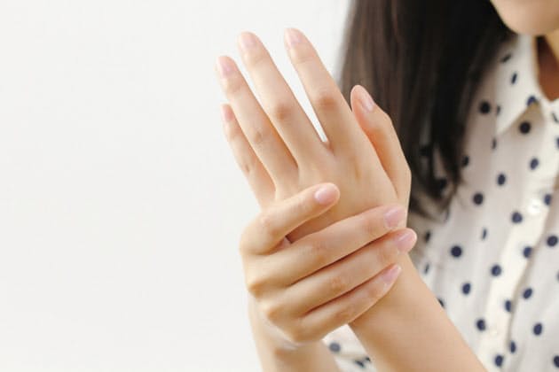 手の甲に浮き出た血管 レーザー治療できれいに Nikkei Style 手の甲に浮き出た血管 レーザー治療できれいに Nikkei Style