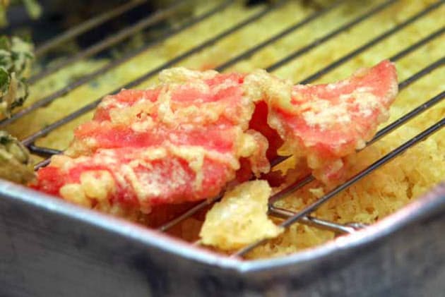 関西名物 紅ショウガのてんぷらが大好きな和歌山県人 ソースでてんぷら 4 Nikkei Style 関西名物 紅ショウガのてんぷらが大好きな和歌山県人 ソースでてんぷら 4 Nikkei Style