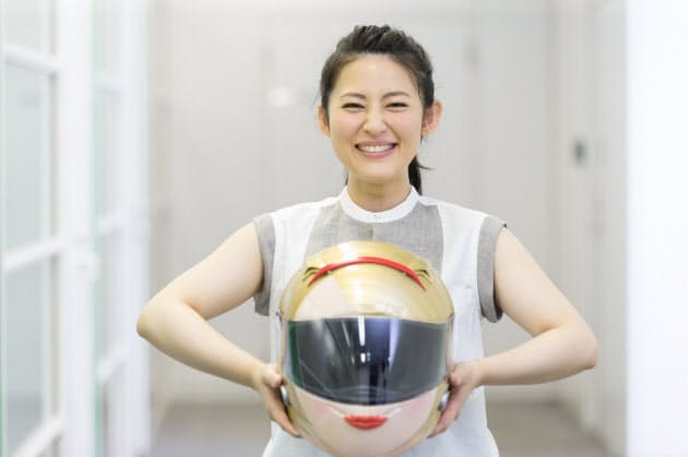 福田彩乃 大好きな車とシュレッダー 共通点は Nikkei Style 福田彩乃 大好きな車とシュレッダー 共通点は Nikkei Style