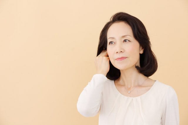 白髪おしゃれに楽しむには Nikkei Style 白髪おしゃれに楽しむには Nikkei Style