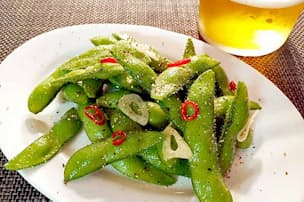 そら豆の皮は食べる 食べない さやごと蒸し焼きに グルメクラブ Nikkei Style