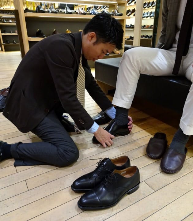 できる 演出 足元オシャレ術 靴 スエードで変化 Nikkei Style できる 演出 足元オシャレ術 靴 スエードで変化 Nikkei Style