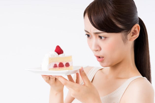 食べちゃダメ は逆効果 脳のクセ知りやせるワザ Nikkei Style 食べちゃダメ は逆効果 脳のクセ知りやせるワザ Nikkei Style