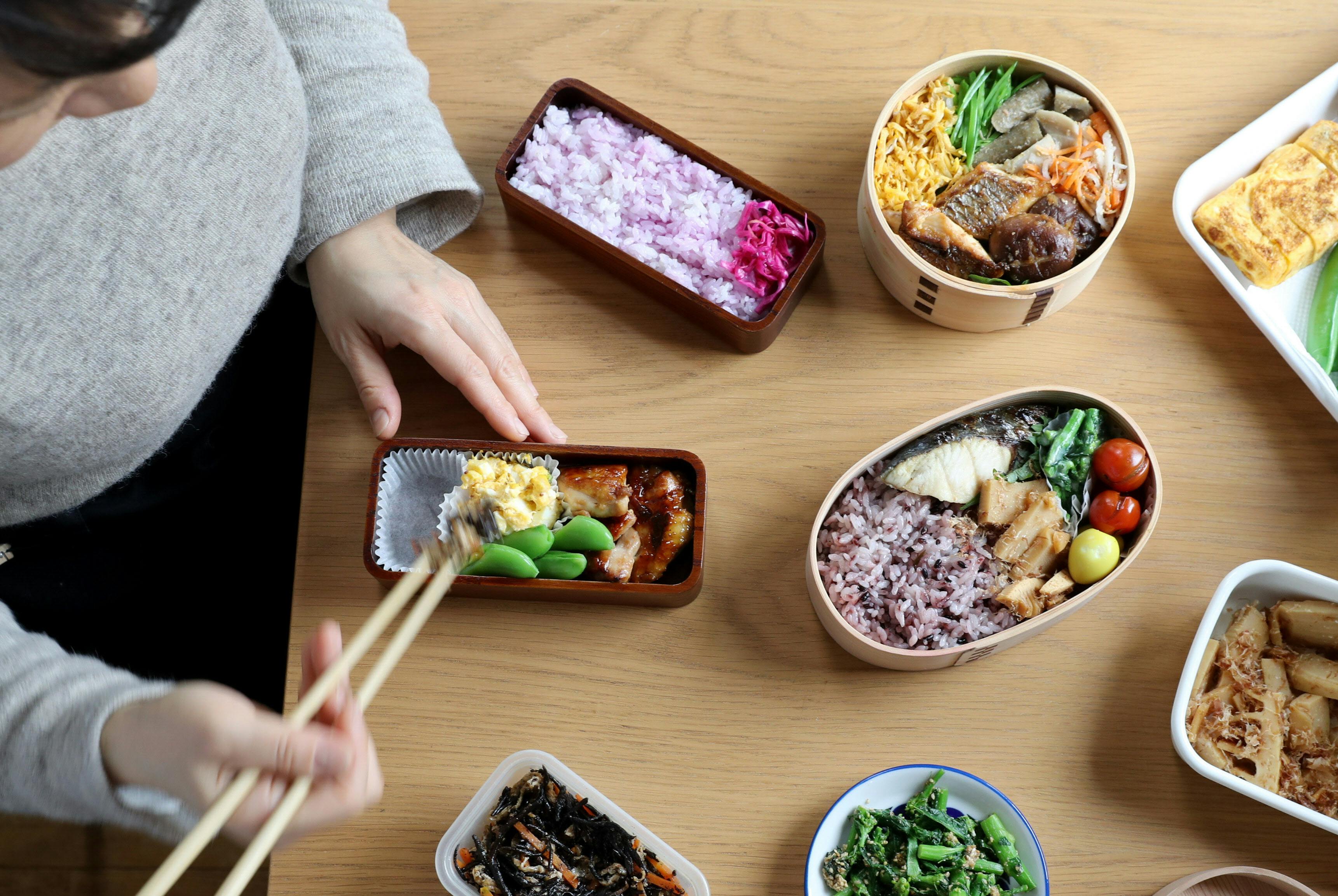 弁当 彩りの法則 赤 黄 緑 茶 白 5色そろえる Nikkei Style 弁当 彩りの法則 赤 黄 緑 茶 白 5色そろえる Nikkei Style