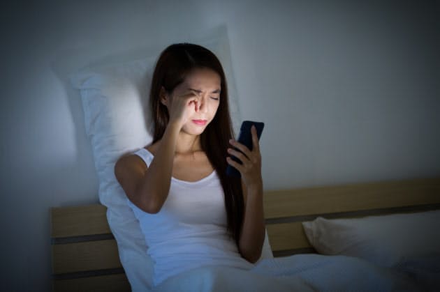 スマホやpcで自律神経に不調 目のケアを習慣に Nikkei Style スマホやpcで自律神経に不調 目のケアを習慣に Nikkei Style