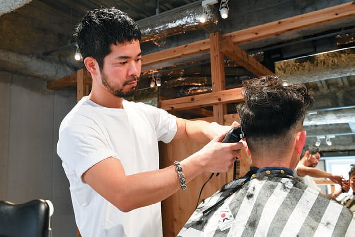 Ny発の ネオバーバー 上質空間から流行ヘア発信 Nikkei Style Ny発の ネオバーバー 上質空間から流行ヘア発信 Nikkei Style