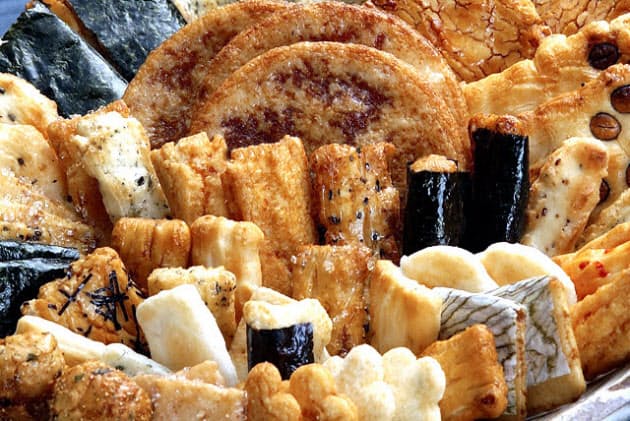 せんべいとおかき あられ いったい何が違うのか Nikkei Style せんべいとおかき あられ いったい何が違うのか Nikkei Style