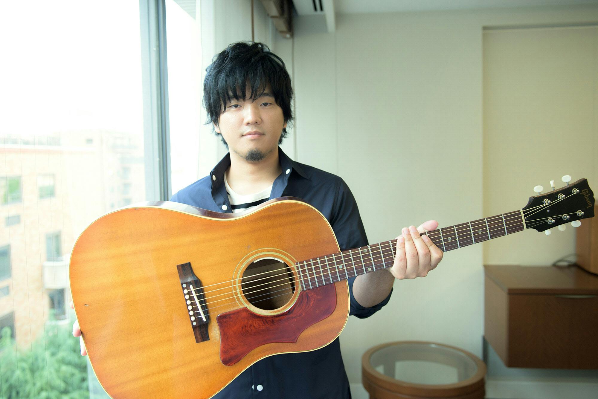 秦基博 不思議な縁で10年の仲 ギブソンj 45 Nikkei Style 秦基博 不思議な縁で10年の仲 ギブソンj 45 Nikkei Style