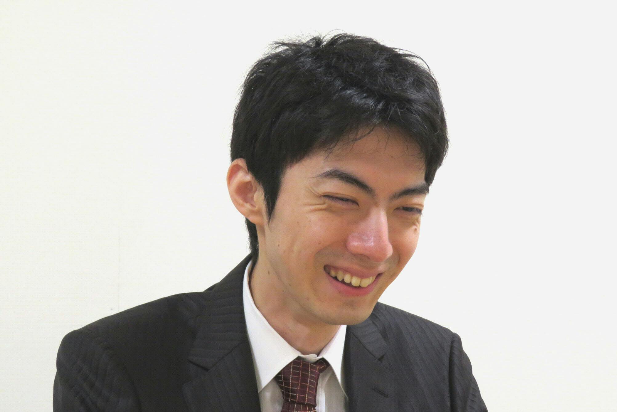 新人 の年収 300万 400万円 14歳が火をつけた将棋ブーム 四段の平均年収 万 Nikkei Style 新人 の年収 300万 400万円 14歳が火をつけた将棋ブーム 四段の平均年収 万 Nikkei Style