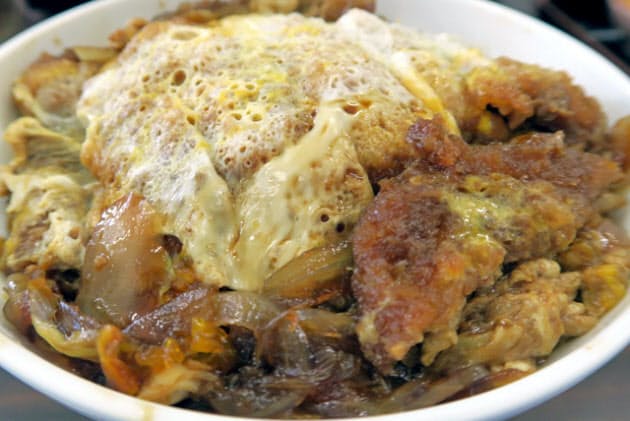 卵とじなのにソース味 ソースカツ丼王国 長野県 Nikkei Style 卵とじなのにソース味 ソースカツ丼王国 長野県 Nikkei Style