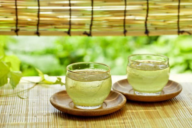 緑茶をたくさん飲む人は長生きする ウソ ホント Nikkei Style 緑茶をたくさん飲む人は長生きする ウソ ホント Nikkei Style