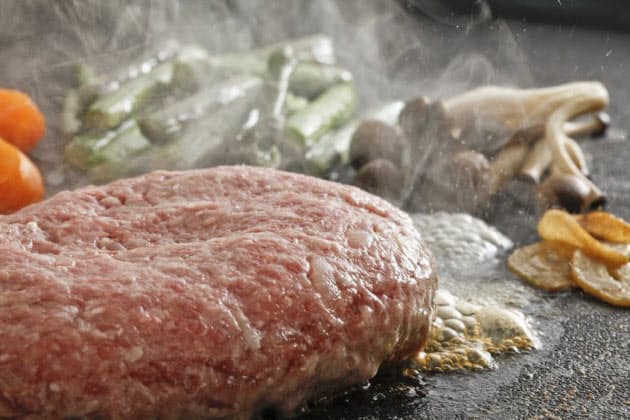 食中毒4つの盲点 刺し身より 半生ひき肉 に注意 Nikkei Style 食中毒4つの盲点 刺し身より 半生ひき肉 に注意 Nikkei Style