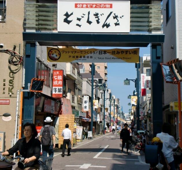 外国人も大好き 戸越銀座 食べ歩きマナー守って Nikkei Style