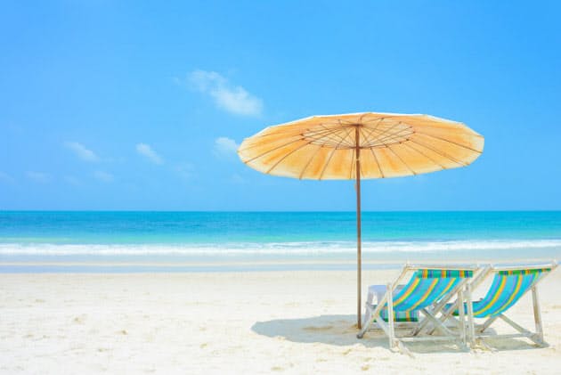 ビーチパラソルだけで日焼けは防げる Nikkei Style