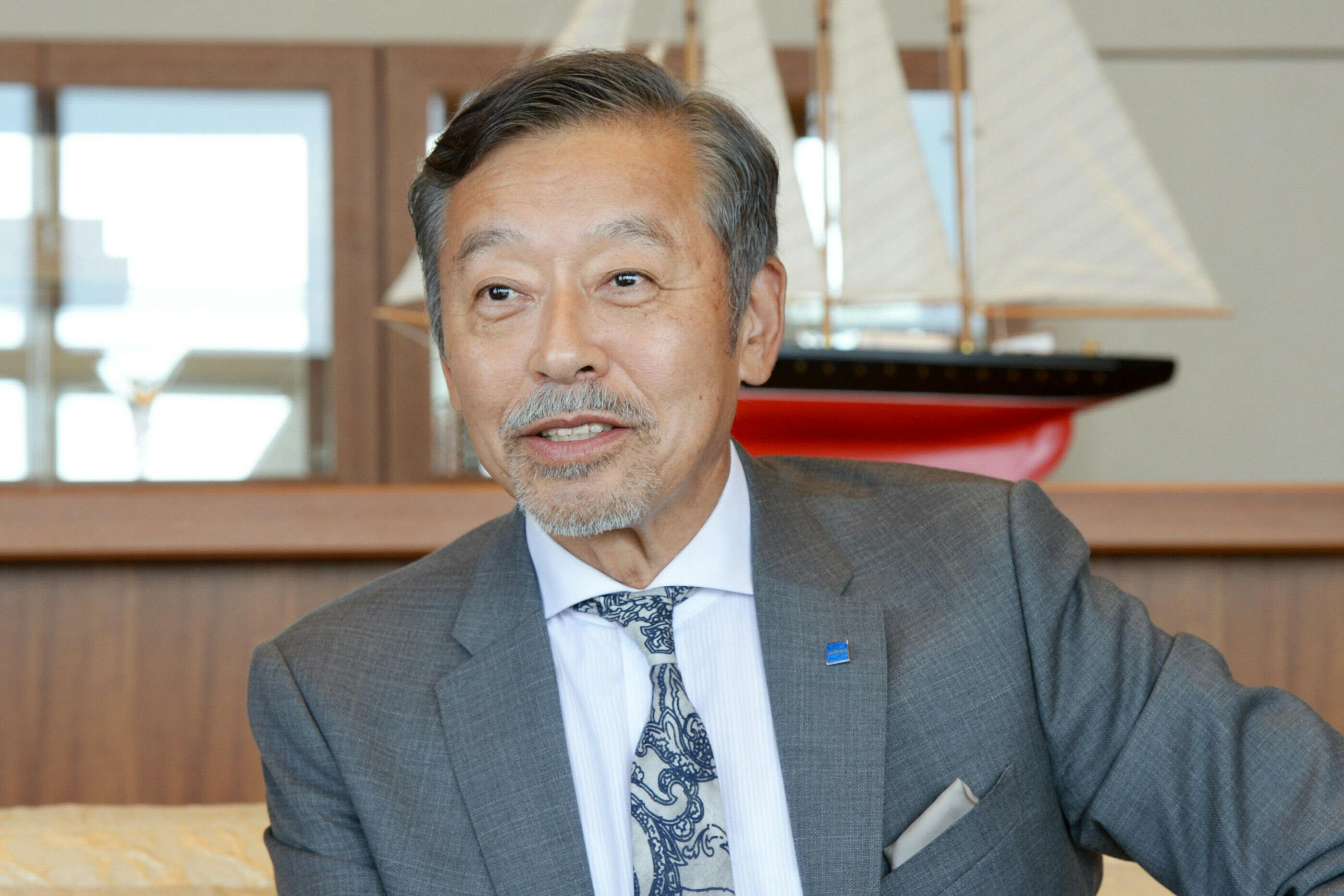 スーツにノータイ 世界ではあまり見かけませんね Nikkei Style スーツにノータイ 世界ではあまり見かけませんね Nikkei Style