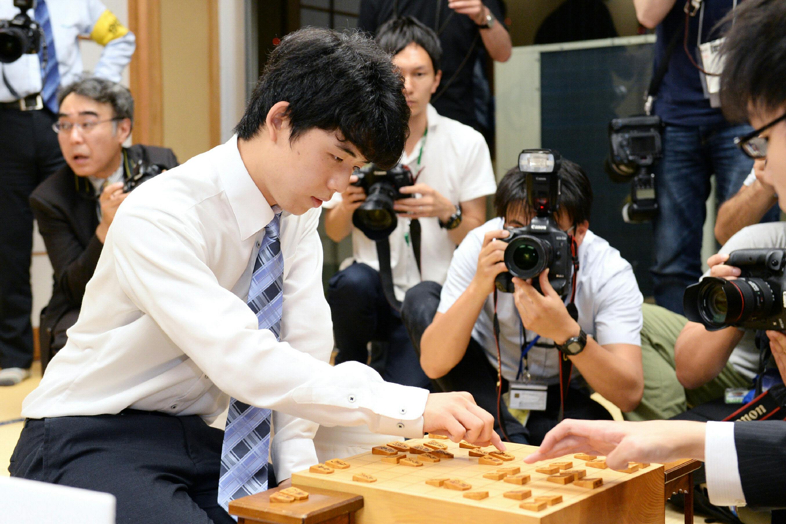 史上最年少の藤井四段で注目の将棋界 なぜ女性のプロ棋士はいないの Nikkei Style 史上最年少の藤井四段で注目の将棋界 なぜ女性のプロ棋士はいないの Nikkei Style