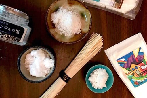 塩そうめんに塩豆腐 残暑に負けない夏の塩味グルメ グルメクラブ Nikkei Style 塩そうめんに塩豆腐 残暑に負けない夏の塩味グルメ グルメクラブ Nikkei Style