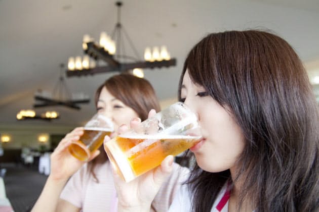 ビールだと水よりたくさん飲めるのはなぜ Nikkei Style ビールだと水よりたくさん飲めるのはなぜ Nikkei Style