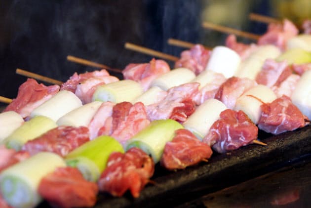 東松山やきとり 豚カシラ肉 辛いみそだれたっぷりで Nikkei Style