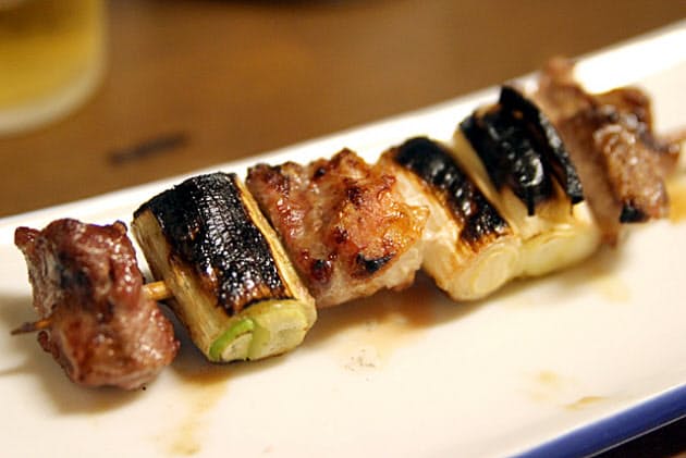 東松山やきとり 豚カシラ肉 辛いみそだれたっぷりで Nikkei Style