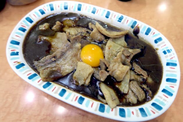 汁なし担々麺に悶絶 伏兵はカツオたたきの生ニンニク Nikkei Style 汁なし担々麺に悶絶 伏兵はカツオたたきの生ニンニク Nikkei Style