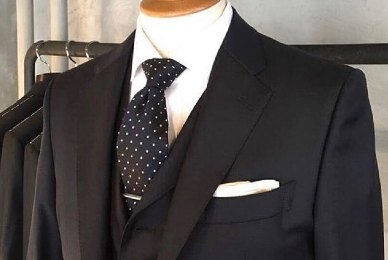 それじゃ残念な人 最低知っておくべきスーツのルール Nikkei Style それじゃ残念な人 最低知っておくべきスーツのルール Nikkei Style