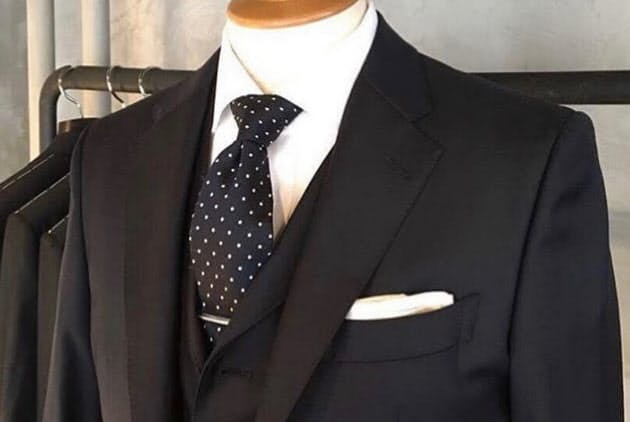 それじゃ残念な人 最低知っておくべきスーツのルール Nikkei Style それじゃ残念な人 最低知っておくべきスーツのルール Nikkei Style