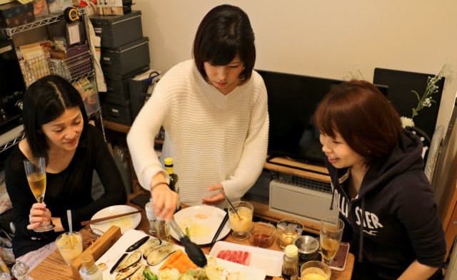 ホームパーティー シェフや家電のレンタルで盛り上げ Nikkei Style ホームパーティー シェフや家電のレンタルで盛り上げ Nikkei Style