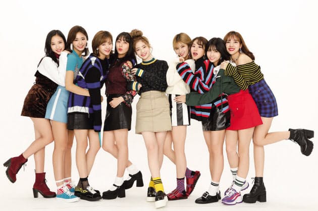 韓国発の新星9人組twice 10代女子の新カリスマへ エンタメ Nikkei Style