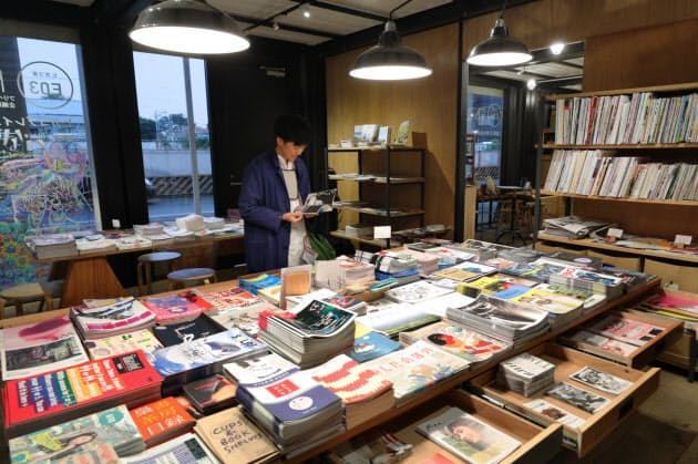 フリーペーパーが人気 自由な表現 ネットと相乗効果 エンタメ Nikkei Style