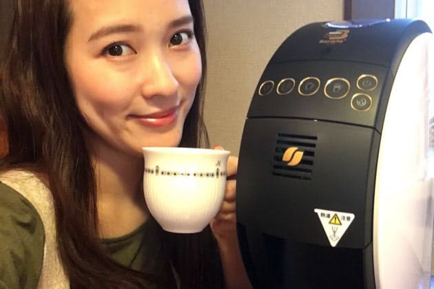 最新コーヒーマシン ベッドの中からいれたてを準備 Mono Trendy Nikkei Style