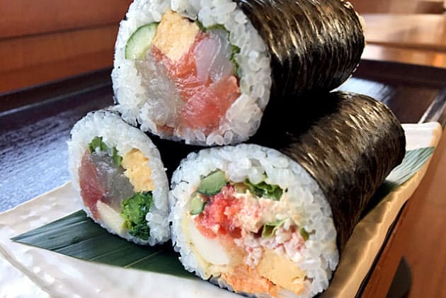 恵方 巻き なぜ 食べる なぜ 恵方 食べる 巻き