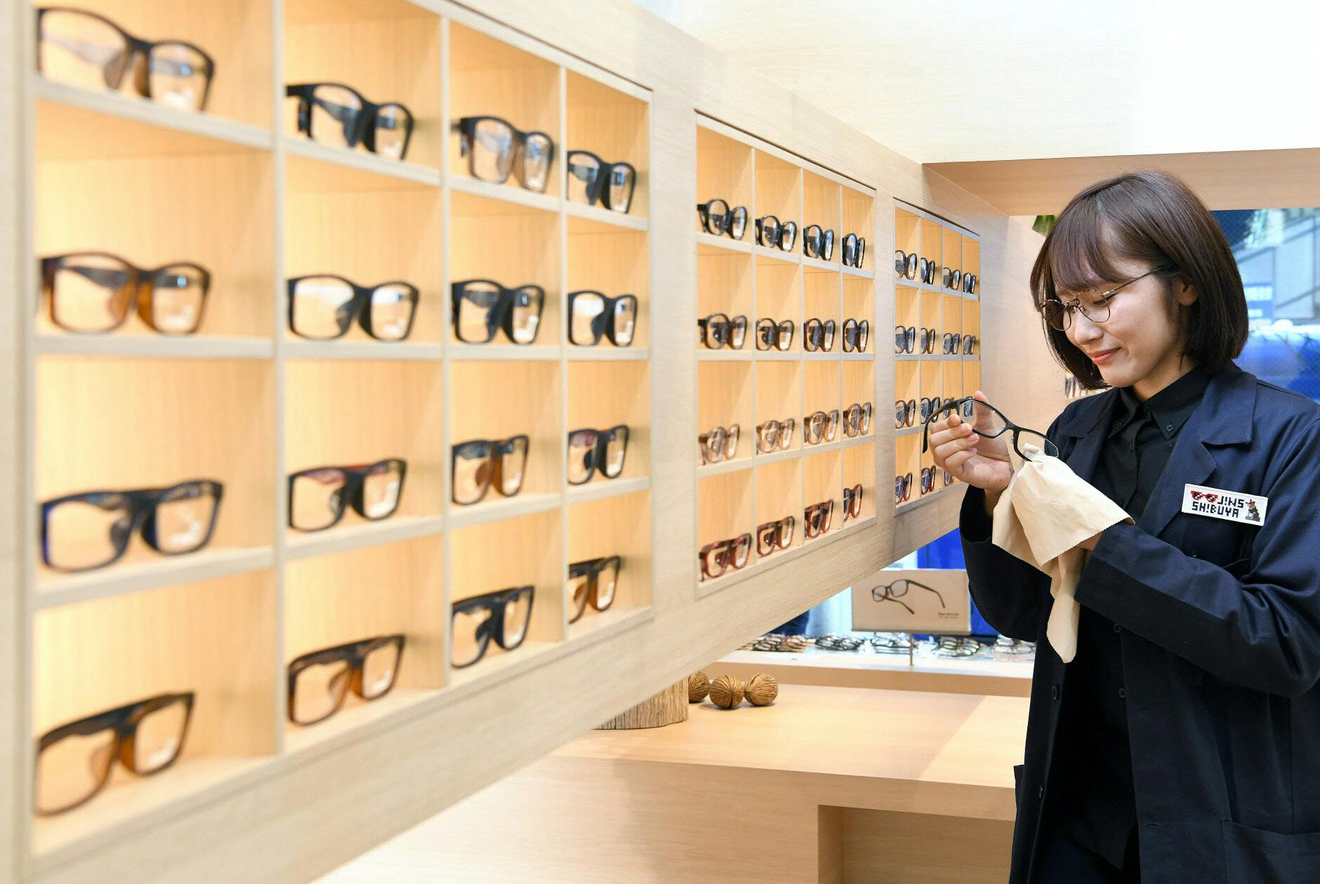 眼鏡 お湯洗いはng たたむのは左から Nikkei Style 眼鏡 お湯洗いはng たたむのは左から Nikkei Style