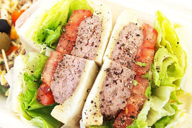 下町の老舗焼き鳥店のつくねがサンドに 子供も女性も Nikkei Style