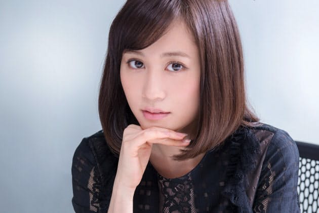 前田敦子 毎日着ける 母とおそろい記念のピアス Nikkei Style 前田敦子 毎日着ける 母とおそろい記念のピアス Nikkei Style