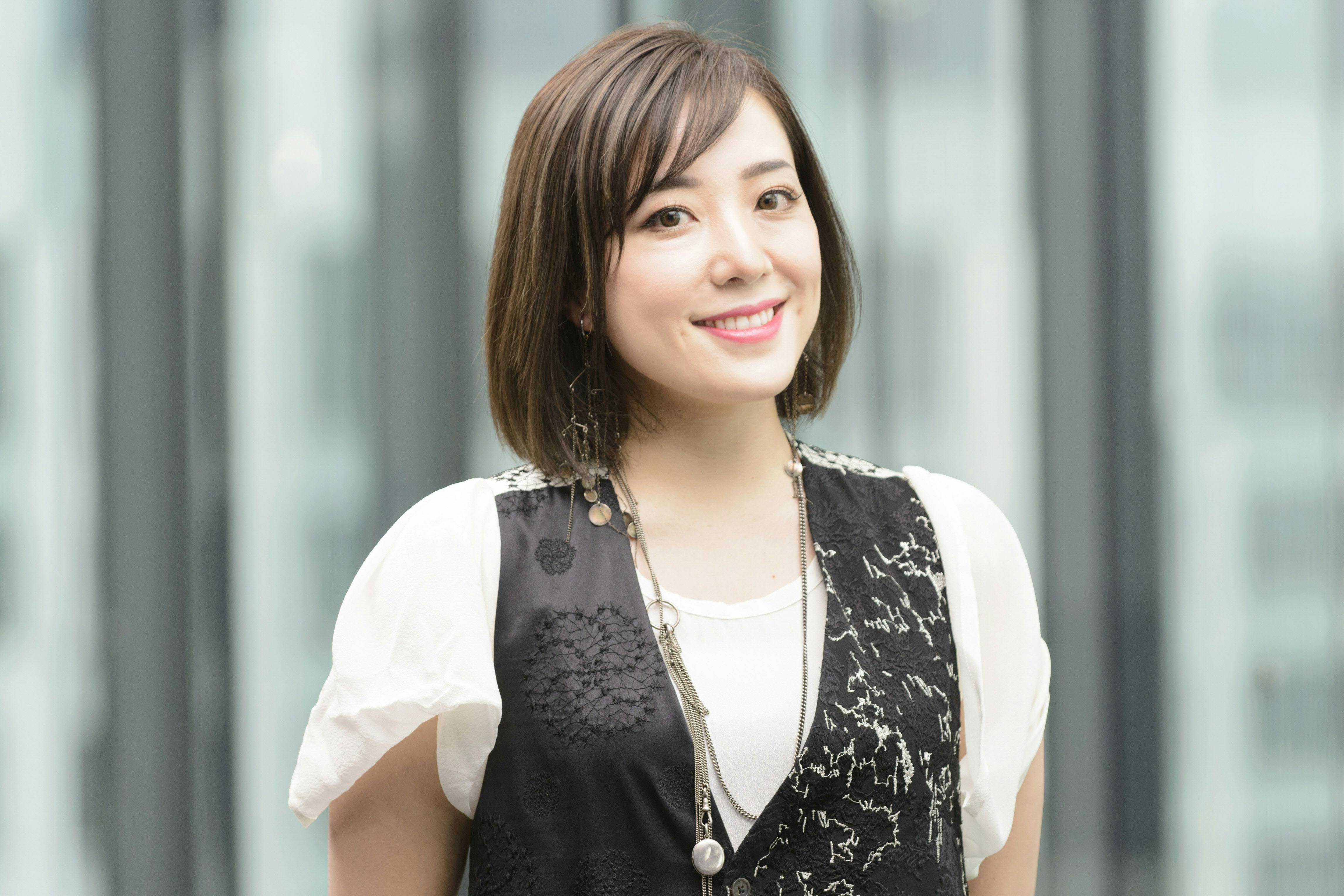 平原綾香 メリー ポピンズの正体は 宇宙人 でした Nikkei Style 平原綾香 メリー ポピンズの正体は 宇宙人 でした Nikkei Style