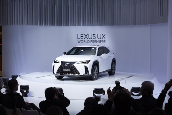 レクサスux 女性チーフがこだわる抜け感と守られ感 Mono Trendy Nikkei Style