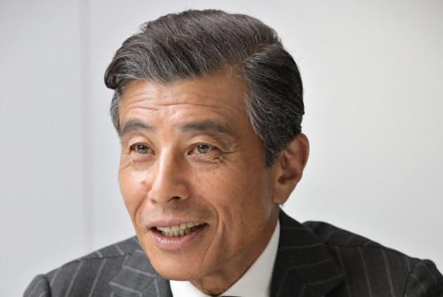 俳優 舘ひろしさん 父から学んだ 紳士 の姿 Nikkei Style 俳優 舘ひろしさん 父から学んだ 紳士 の姿 Nikkei Style