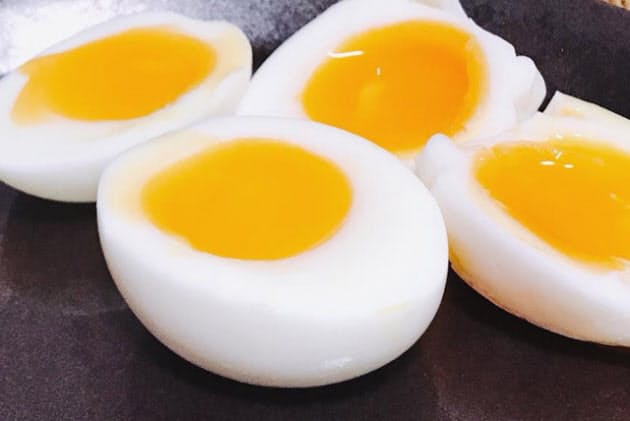 週末レシピ 半熟を塩水で一晩 コンビニ定番 塩卵 Nikkei Style 週末レシピ 半熟を塩水で一晩 コンビニ定番 塩卵 Nikkei Style