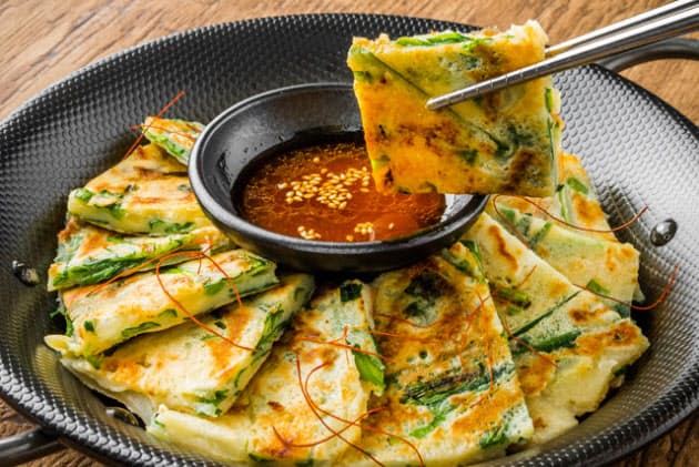 韓国式お好み焼き チヂミはなぜ雨の日に食べる Nikkei Style 韓国式お好み焼き チヂミはなぜ雨の日に食べる Nikkei Style