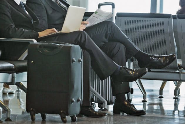 座ったときこそ気をつけろ スーツスタイルの落とし穴 Nikkei Style