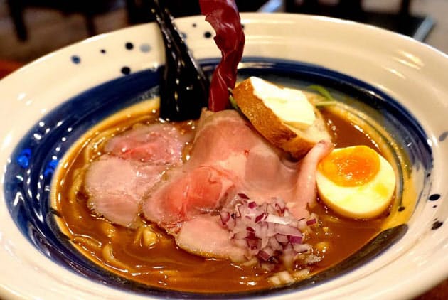 オマールエビのラーメンはフレンチ風 東京 神保町 Nikkei Style オマールエビのラーメンはフレンチ風 東京 神保町 Nikkei Style