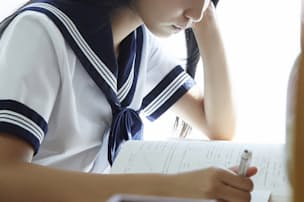横抱きで少しずつ 乳児に薬を飲ませる4つのコツ ヘルスup Nikkei Style
