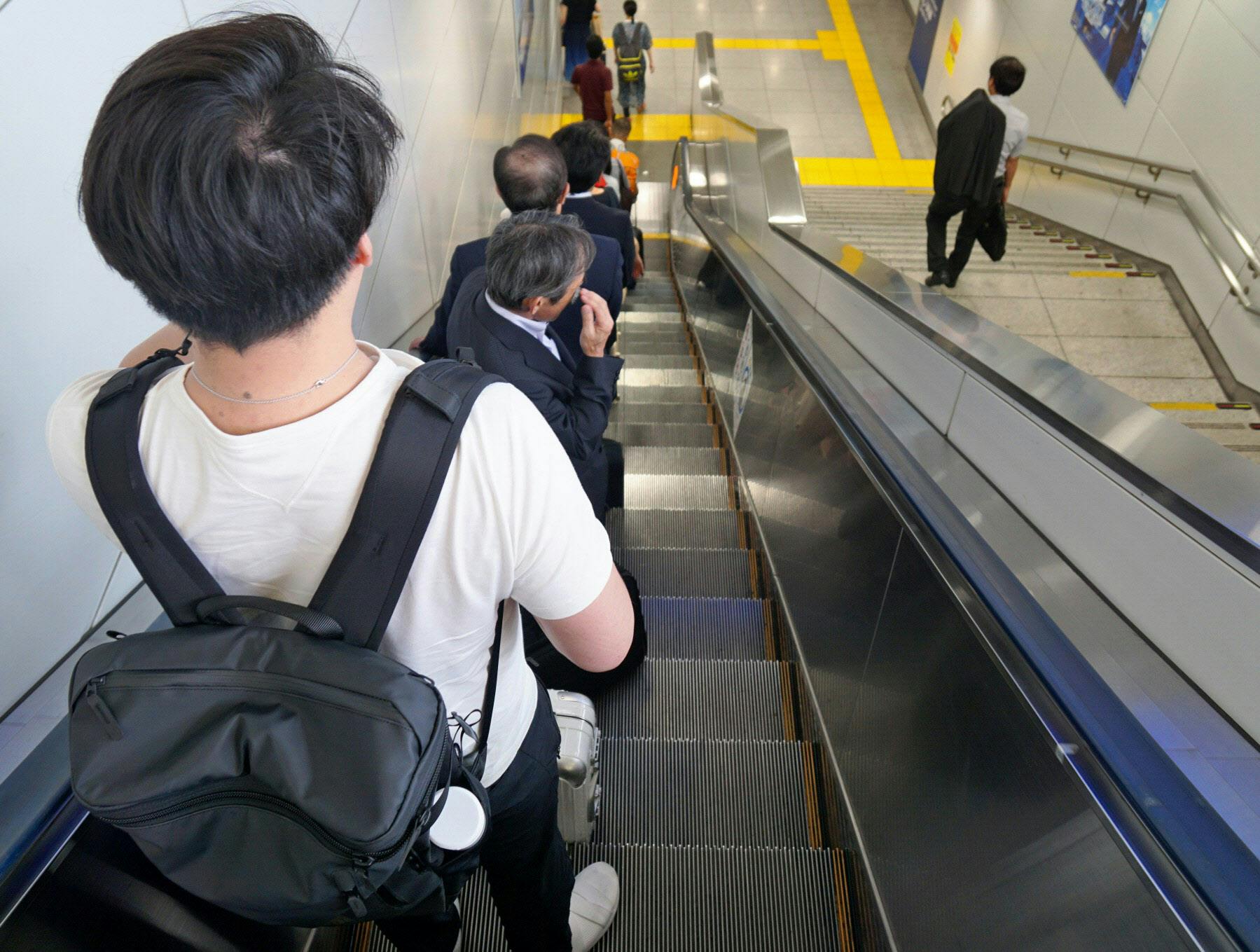 エスカレーター なぜ両側立ちは普及しないのか Nikkei Style エスカレーター なぜ両側立ちは普及しないのか Nikkei Style
