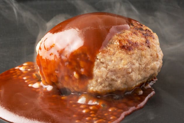 安い牛すね肉がジューシーさのもと 究極のハンバーグ Nikkei Style 安い牛すね肉がジューシーさのもと 究極のハンバーグ Nikkei Style