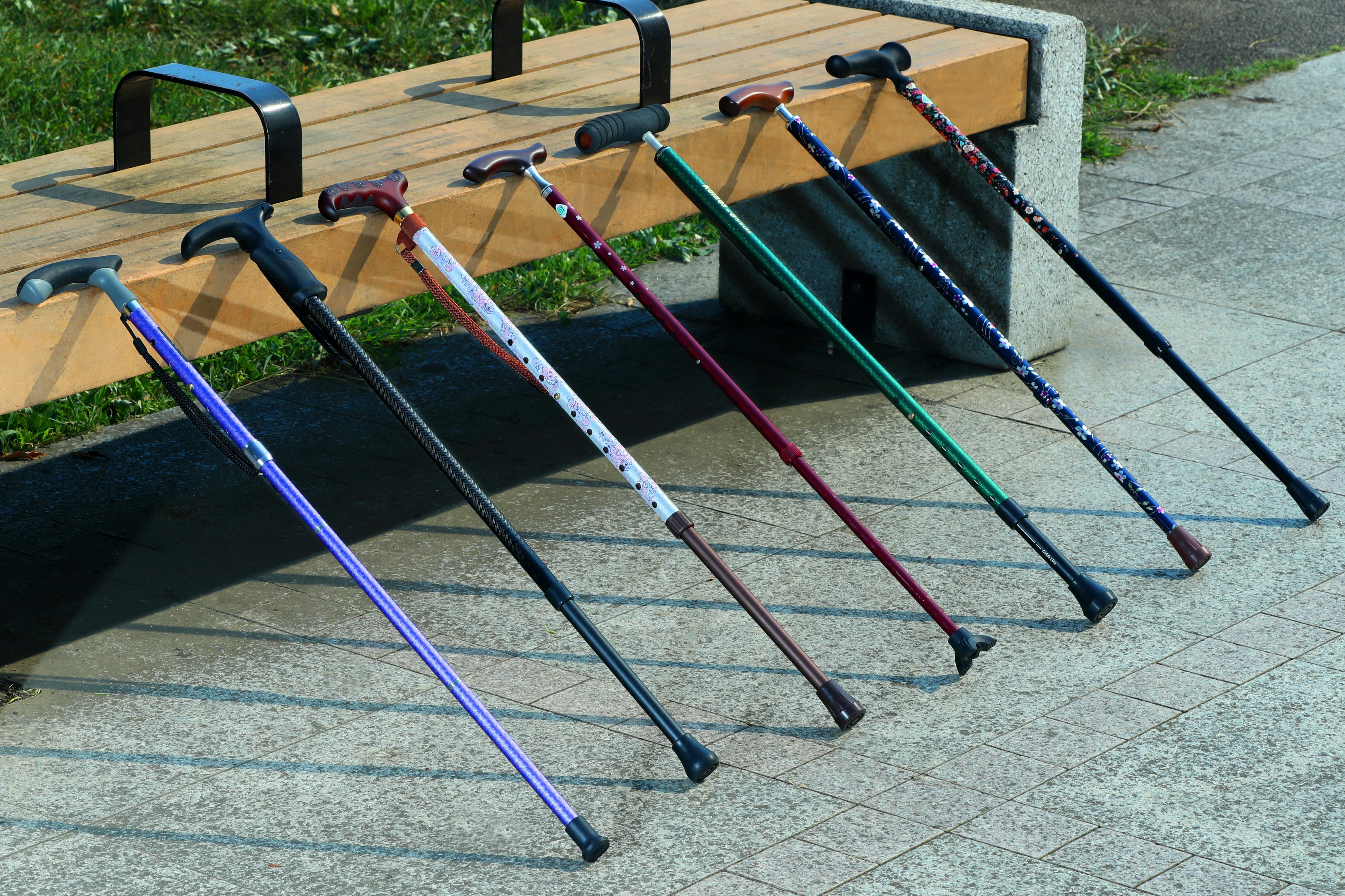 おしゃれで小粋で機能的 敬老の日に贈りたい杖10選 Nikkei Style おしゃれで小粋で機能的 敬老の日に贈りたい杖10選 Nikkei Style