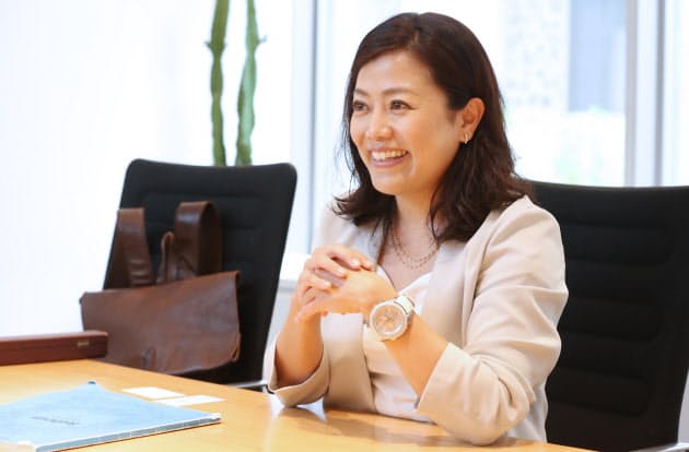 1000分の1秒の指導力 女性指揮者は小澤氏の背を追う Nikkei Style 1000分の1秒の指導力 女性指揮者は小澤氏の背を追う Nikkei Style