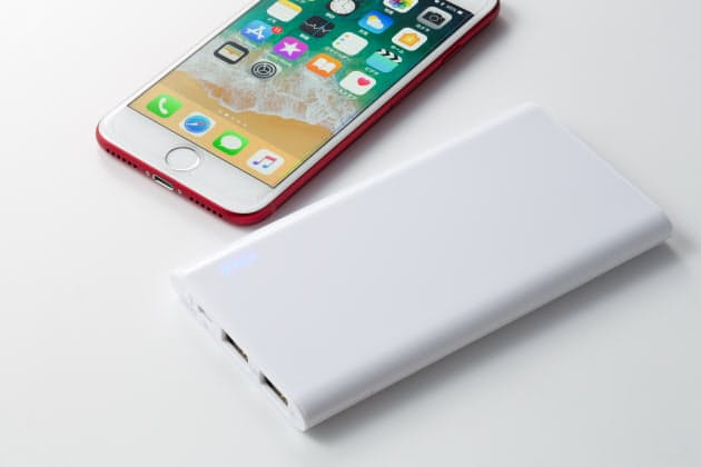 重ねて使える薄型が人気 コスパか 持ちやすさか モバイルバッテリーを選ぶ Nikkei Style 重ねて使える薄型が人気 コスパか 持ちやすさか モバイルバッテリーを選ぶ Nikkei Style